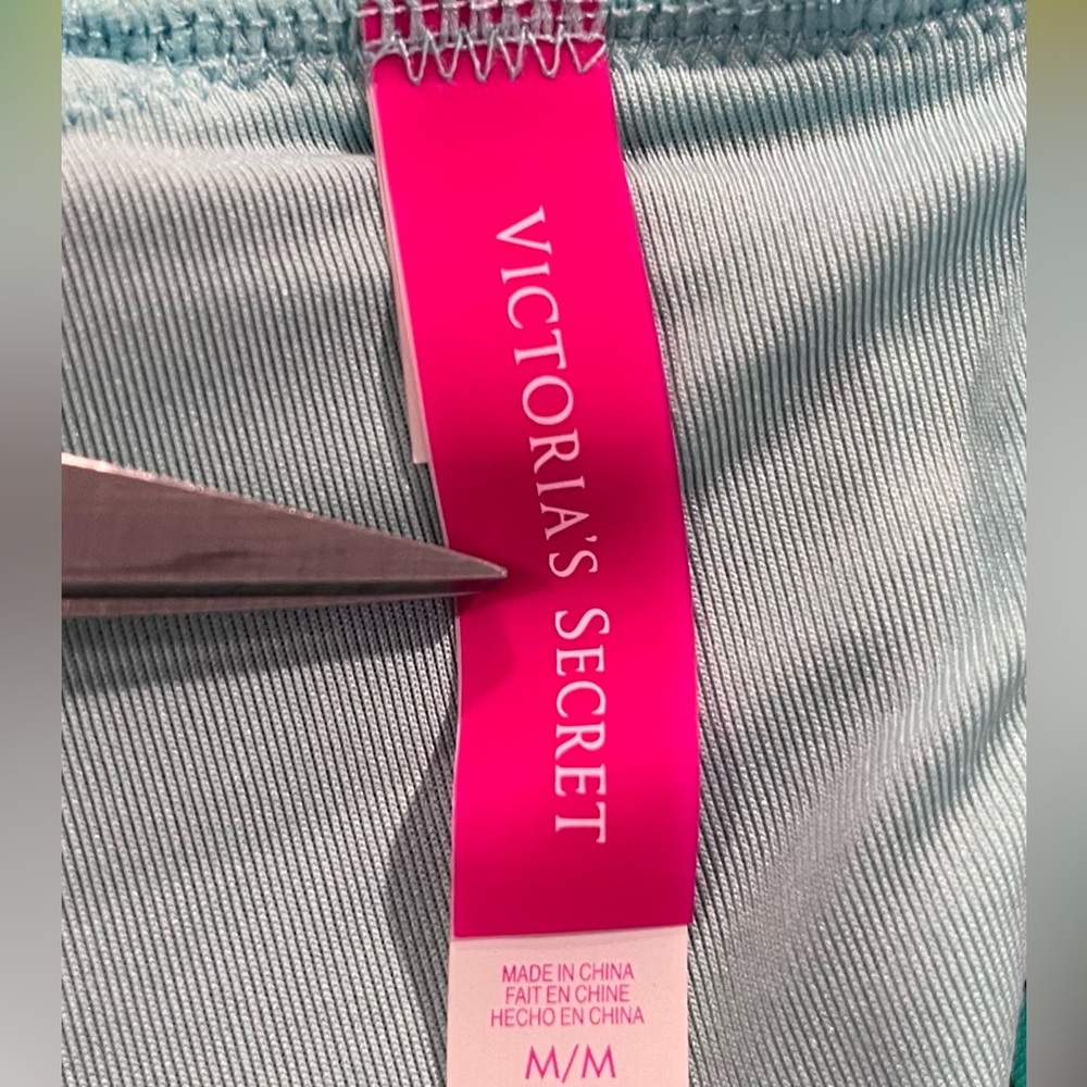 🏝️NEW Victoria’s Secret Floral Bikini Swim Top - Picture 6 of 6